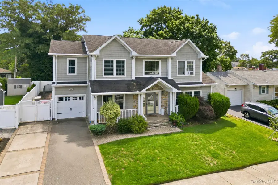19 Manetto Drive, Plainview, NY 11803 - #2