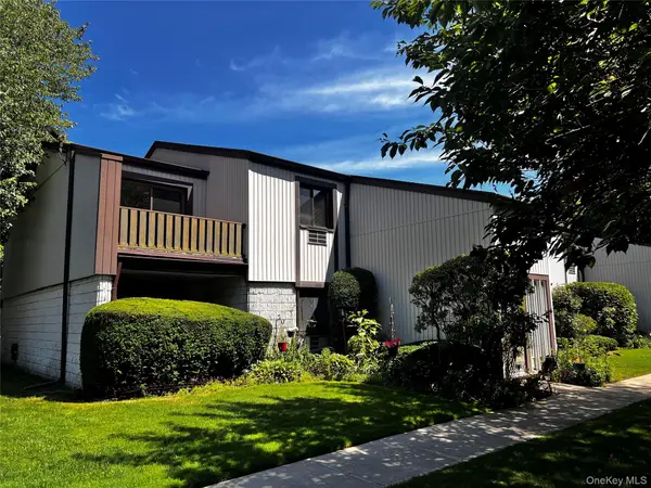 71 Richmond Boulevard #3B, Ronkonkoma, NY 11779