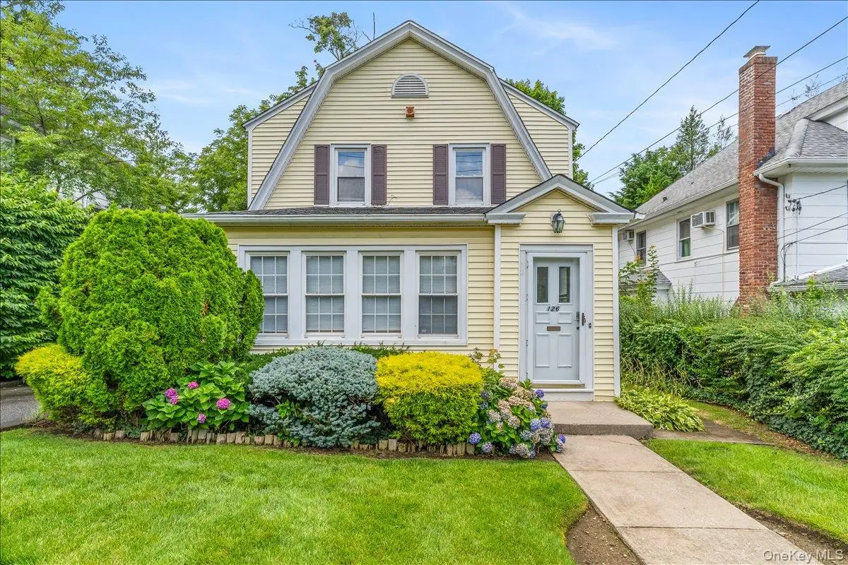126 Hampshire Road, Great Neck, NY 11023 - #1