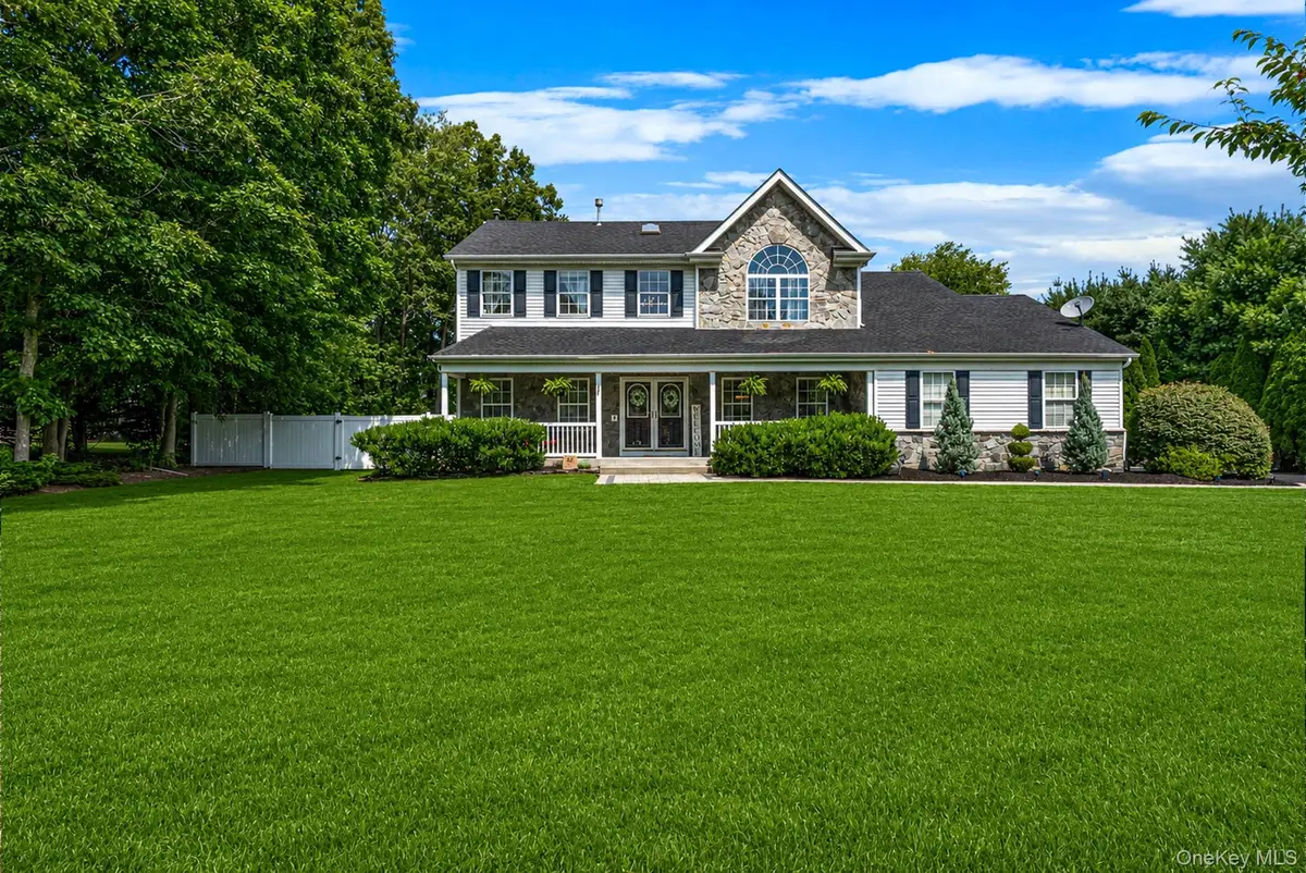 62 Ridgefield Dr, Shoreham, NY 11786 - #1