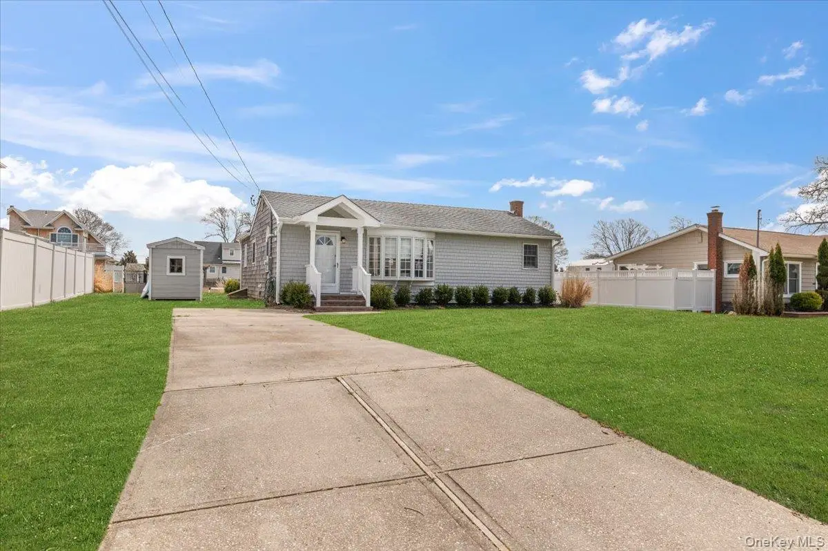 7 Whiting Road, East Quogue, NY 11942 - #1