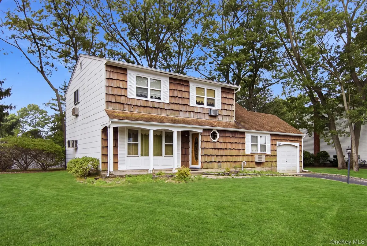 4 Smithtown Crescent, Smithtown, NY 11787 - #1