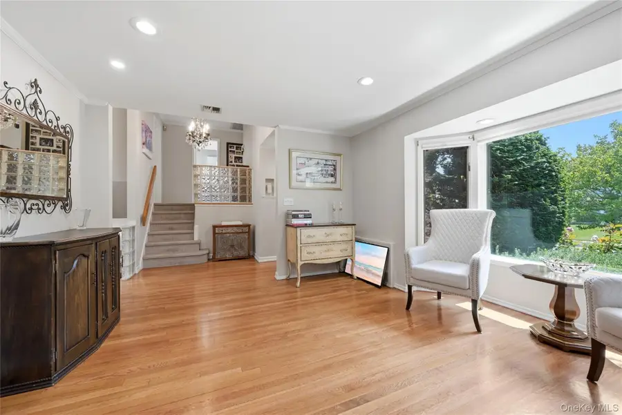 7 Wren Drive, Woodbury, NY 11797 - #3