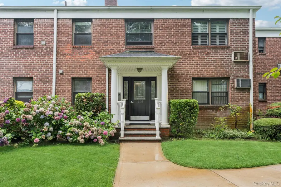 1195 E Broadway #L21, Hewlett, NY 11557 - #2