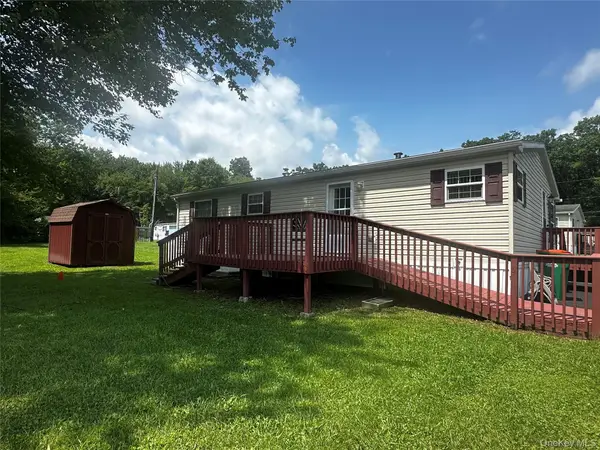 106 Deerhaven Lane, Gardiner, NY 12525