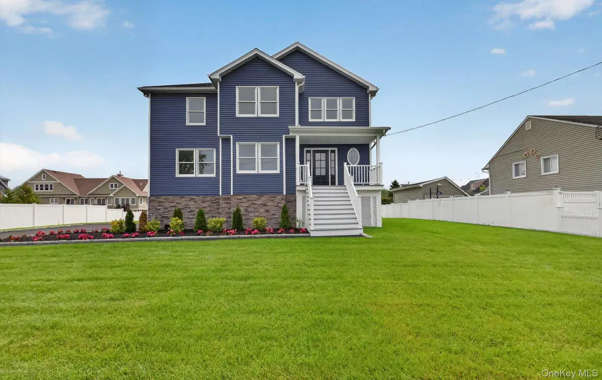 851 W Bay Drive, West Islip, NY 11795 - #1