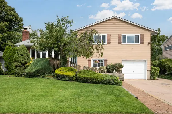 10 Primrose Avenue, Hicksville, NY 11801
