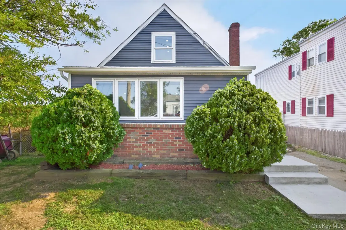 16 Dewey Street E, East Rockaway, NY 11518 - #1