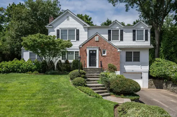 73 Revere Road, East Hills, NY 11577