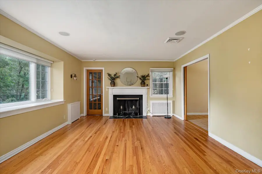 73 Revere Road, East Hills, NY 11577 - #3