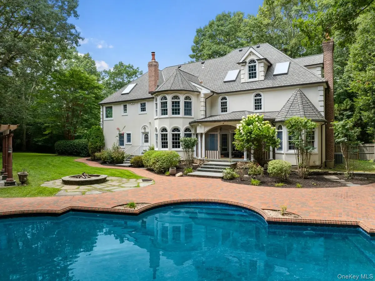 12 Mondavi Lane, East Setauket, NY 11733 - #1