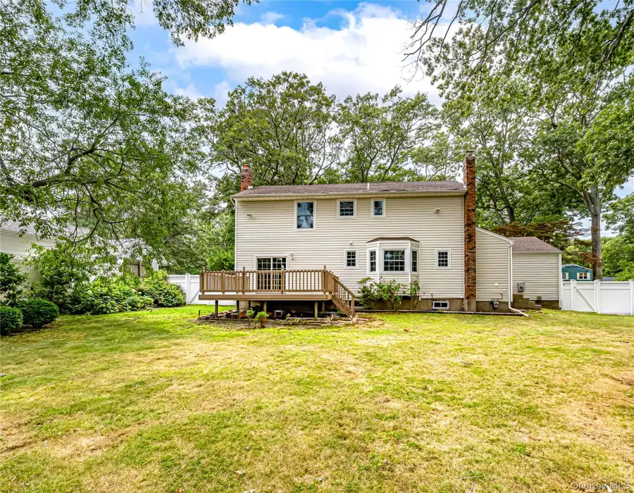 15 Washington Avenue, Miller Place, NY 11764 - #2