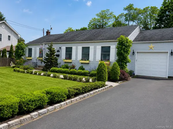 241 Riverside Drive, Riverhead, NY 11901
