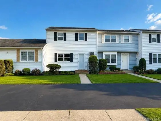 5 Hampton Court, Coram, NY 11727 - #1