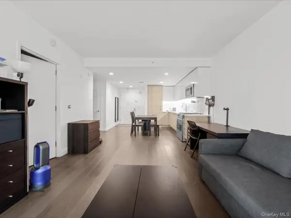 13103 40th Road #11D, Flushing, NY 11354