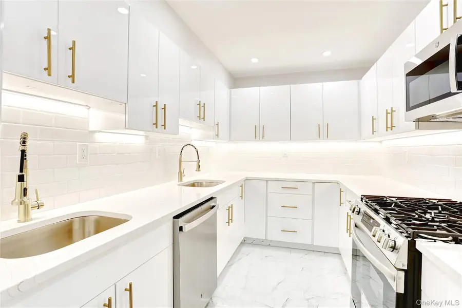 180 Kearsing Parkway #B, Monsey, NY 10952 - #2