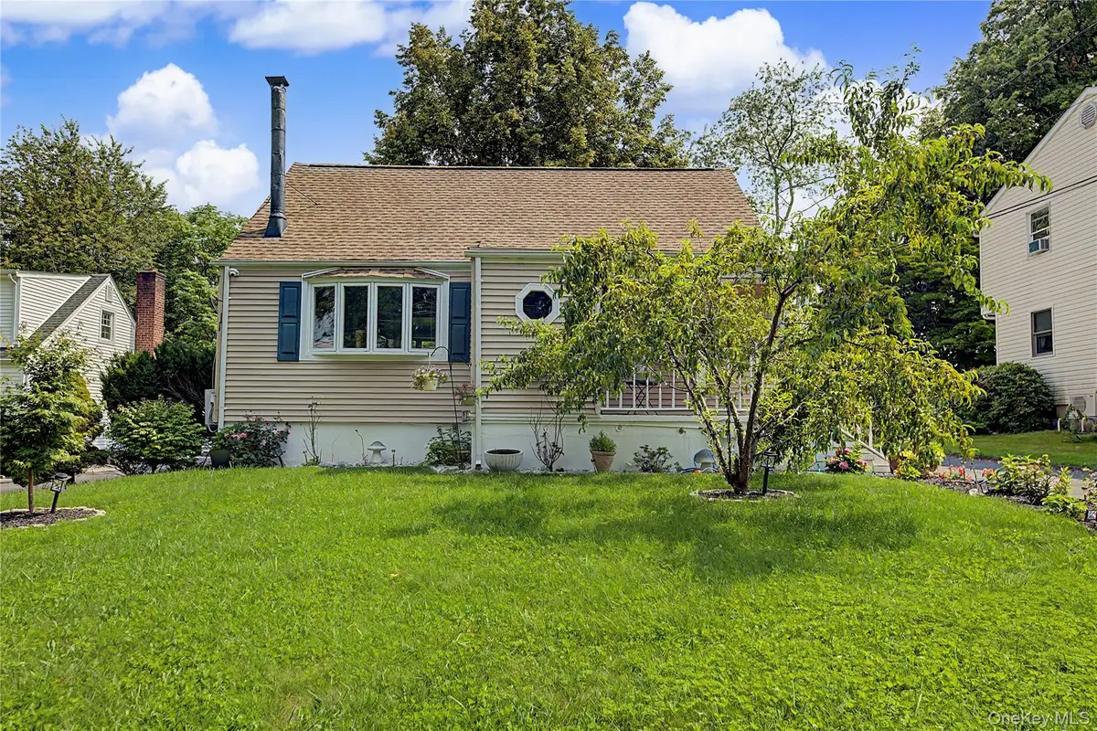 12 Saratoga Road, White Plains, NY 10607 - #1