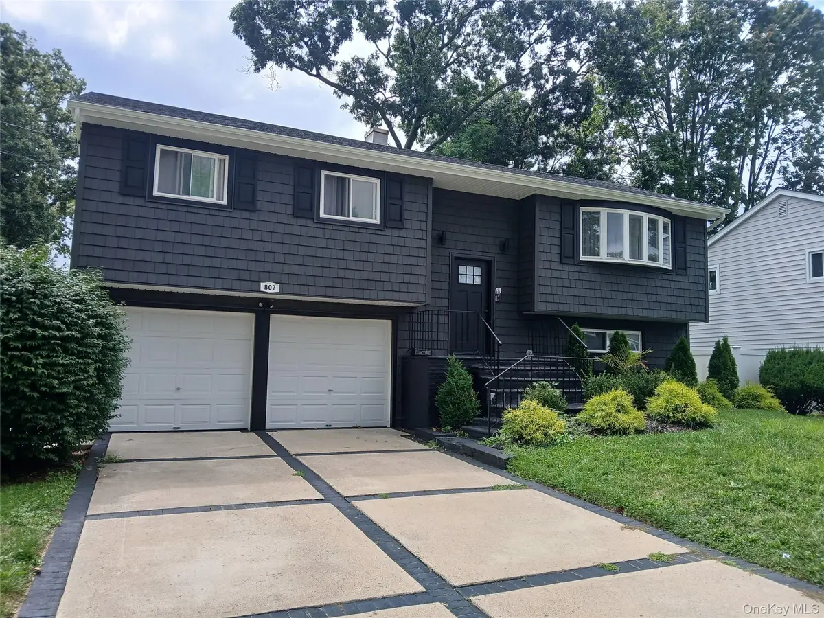 807 Iris Place, West Hempstead, NY 11552 - #1