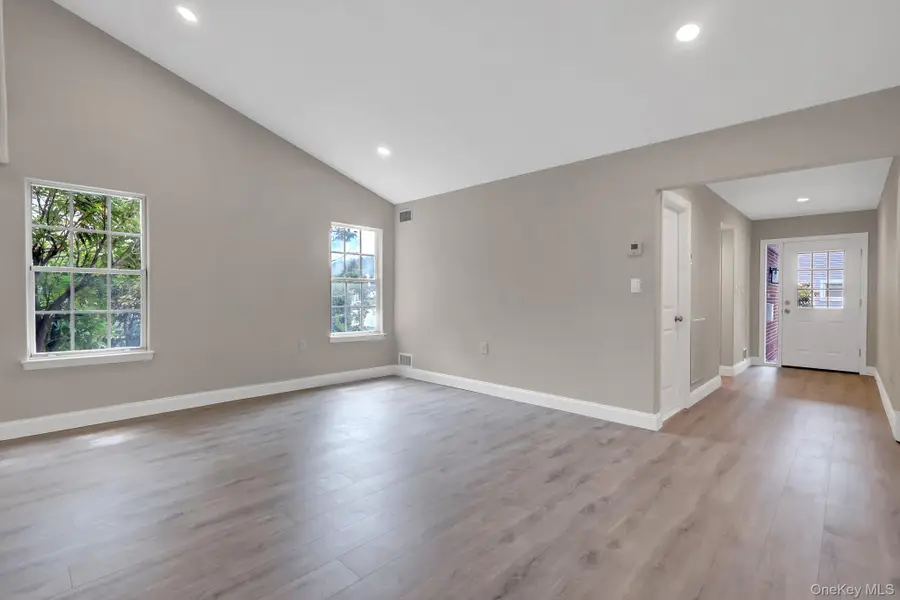 29 Glen Drive, Ridge, NY 11961 - #3