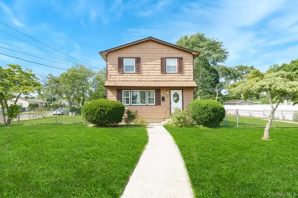 9 Van Cedar Street, Brentwood, NY 11717