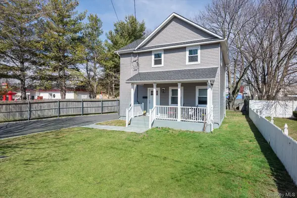 8 E 14th Street, Huntington Station, NY 11746
