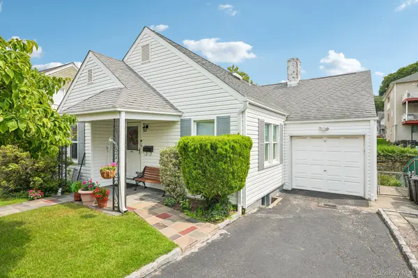 105 Hildreth Place, Yonkers, NY 10704