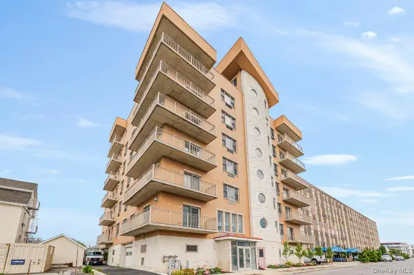 661 W Broadway #504, Long Beach, NY 11561