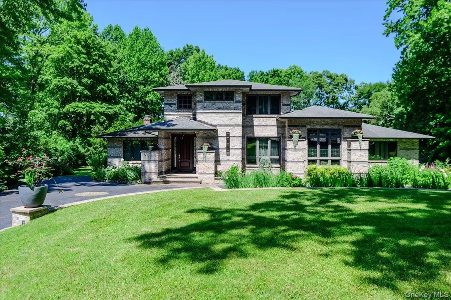 5 Jacquelyn Court, Dix Hills, NY 11746 - #2