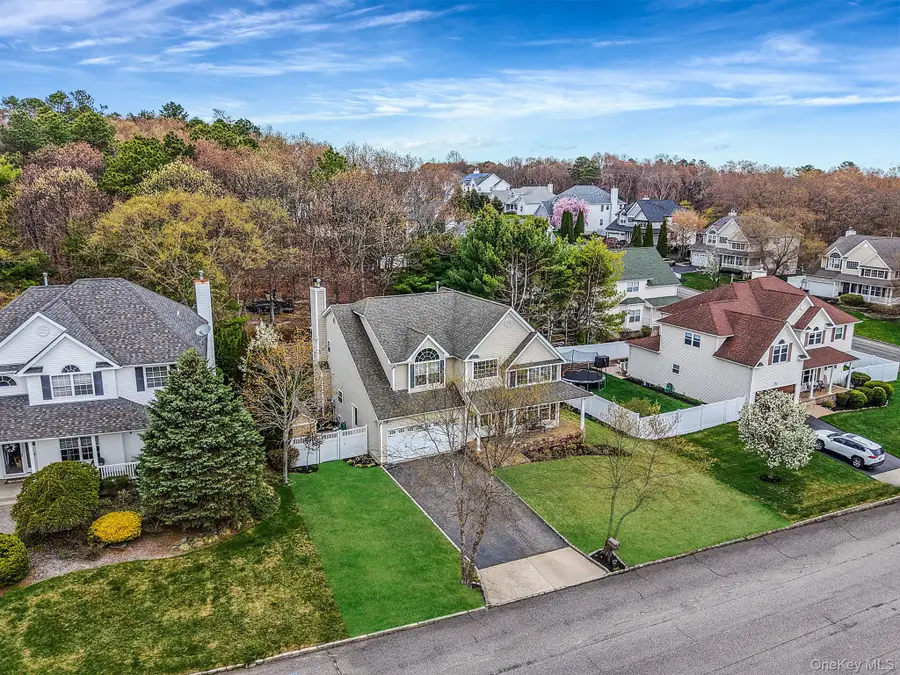 52 Shady View Crossing, Manorville, NY 11949 - #3