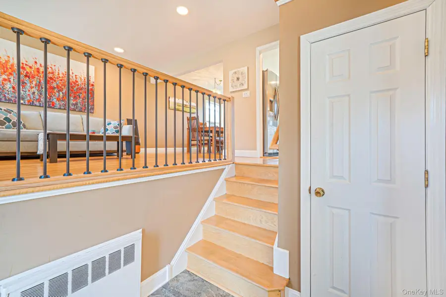 18 Brocton Lane, Kings Park, NY 11754 - #2