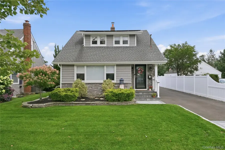 12 S Bay Avenue, Amityville, NY 11701 - #2