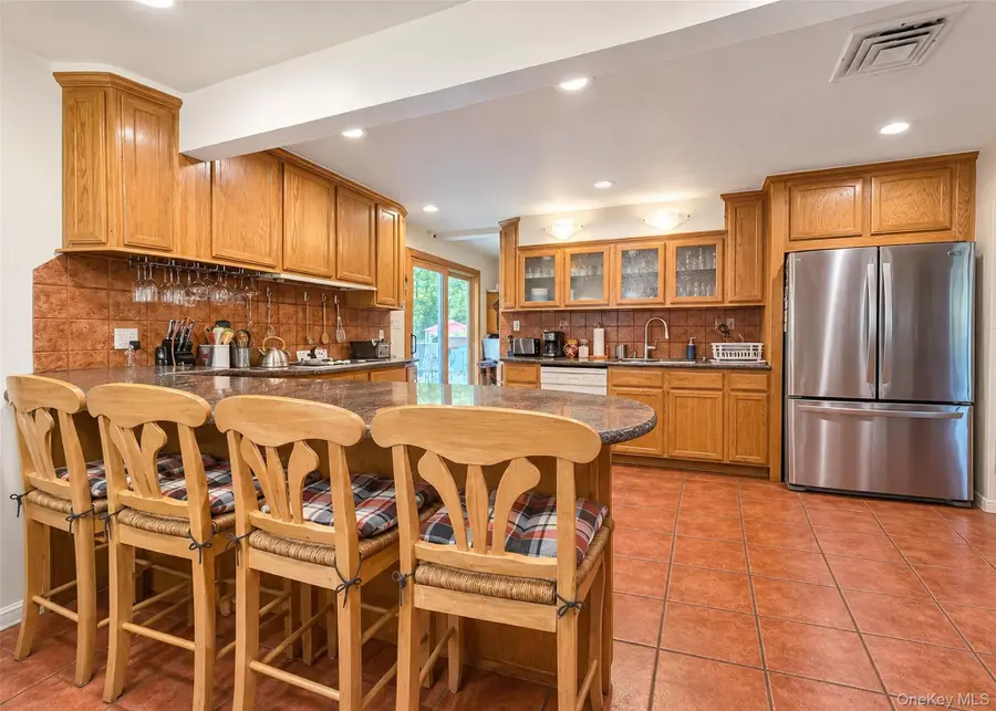8 Virginia Drive, Medford, NY 11763 - #2