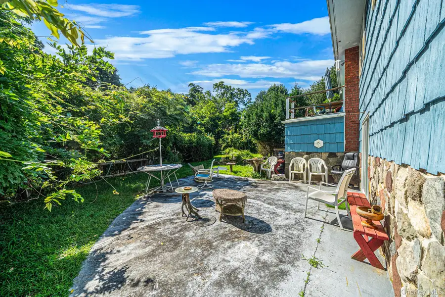 8 Dartmouth Road, Shoreham, NY 11786 - #3
