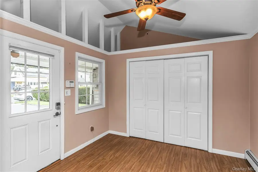 17 Giant Lane, Levittown, NY 11756 - #3