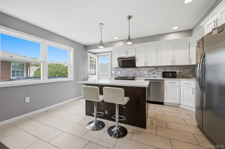 105 Wadsworth Avenue, Levittown, NY 11756 - #3