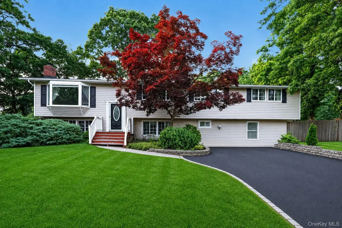 14 Branch Lane, East Setauket, NY 11733 - #1