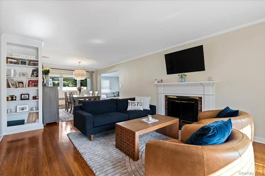 1321 Surrey Lane, Rockville Centre, NY 11570 - #3