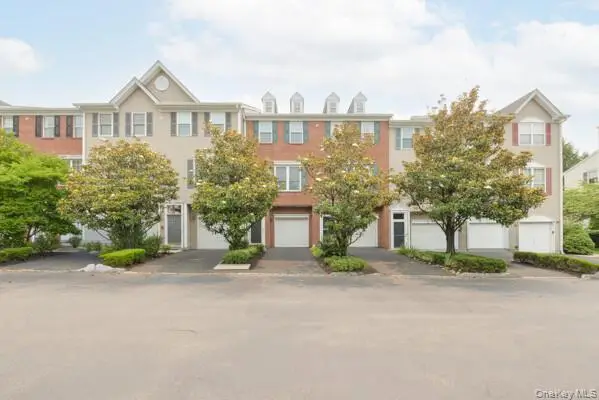 35 Meadow Lane #35-Building 8F, Nanuet, NY 10954