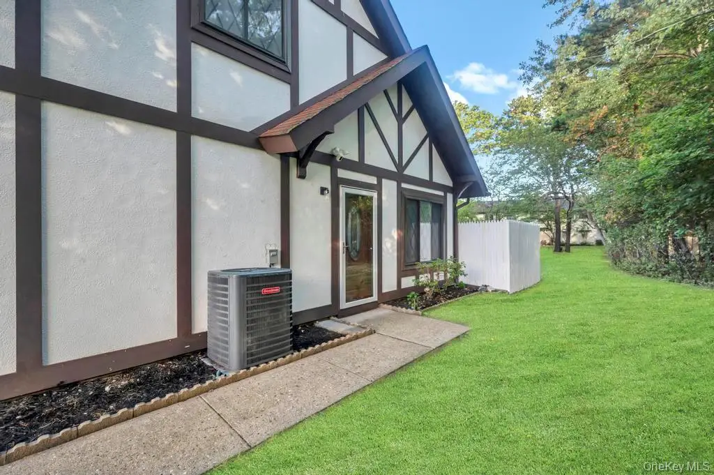 6 Amesworth Court, Middle Island, NY 11953 - #1