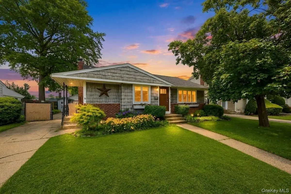 18 Cornell Lane, Hicksville, NY 11801 - #1