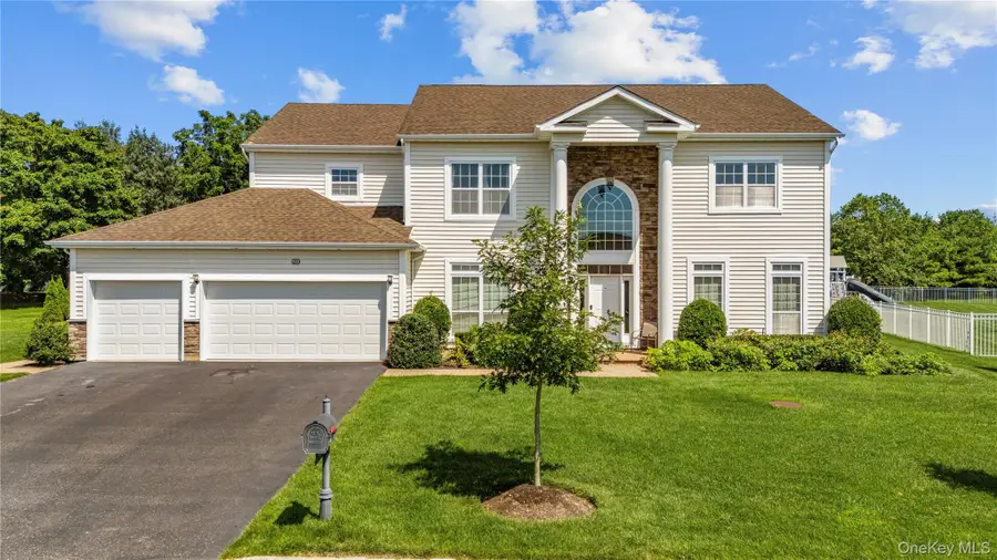 29 Hamlet Woods Drive, Saint James, NY 11780 - #2