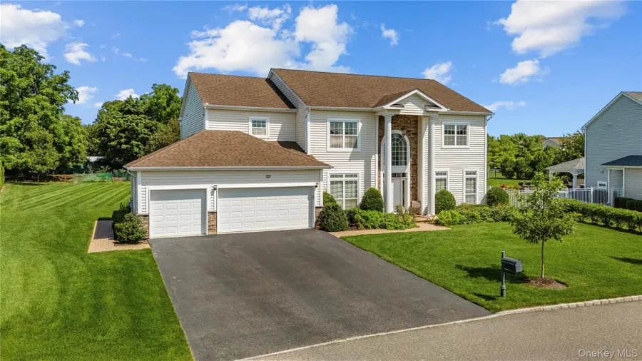 29 Hamlet Woods Drive, Saint James, NY 11780 - #3