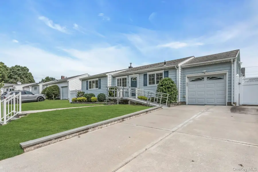 8 Gerhard Road, Plainview, NY 11803 - #2