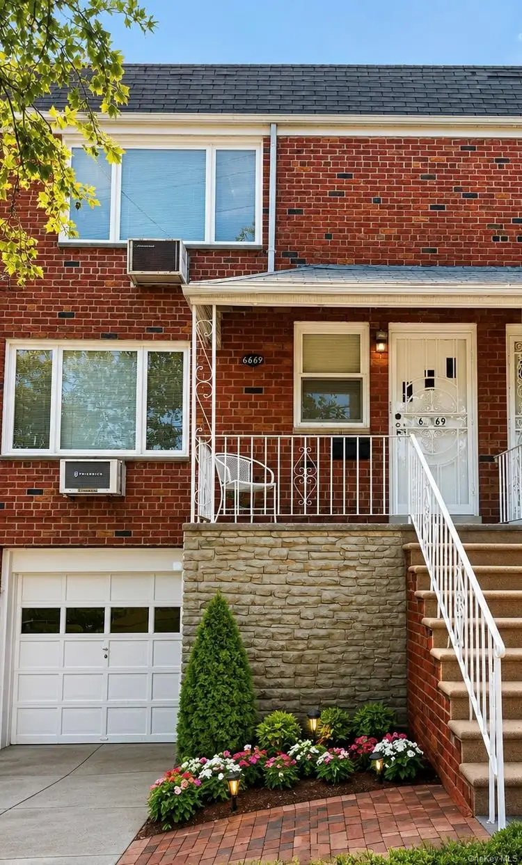 6669 73rd Place, Middle Village, NY 11379 - #2