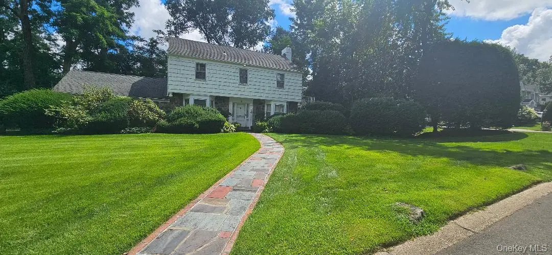 10 Meadow Woods Road, Great Neck, NY 11020 - #1