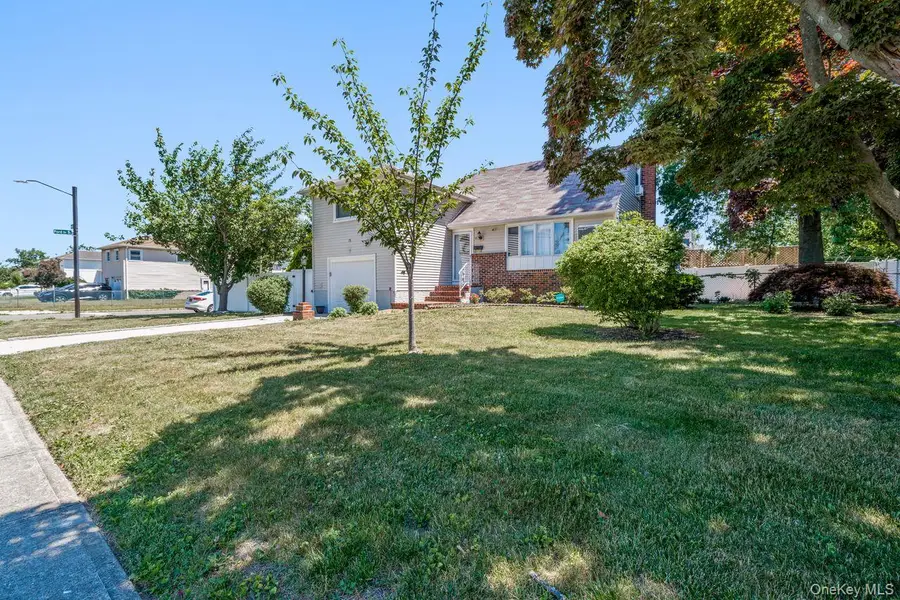 15 Ford Drive W, Massapequa, NY 11758 - #2
