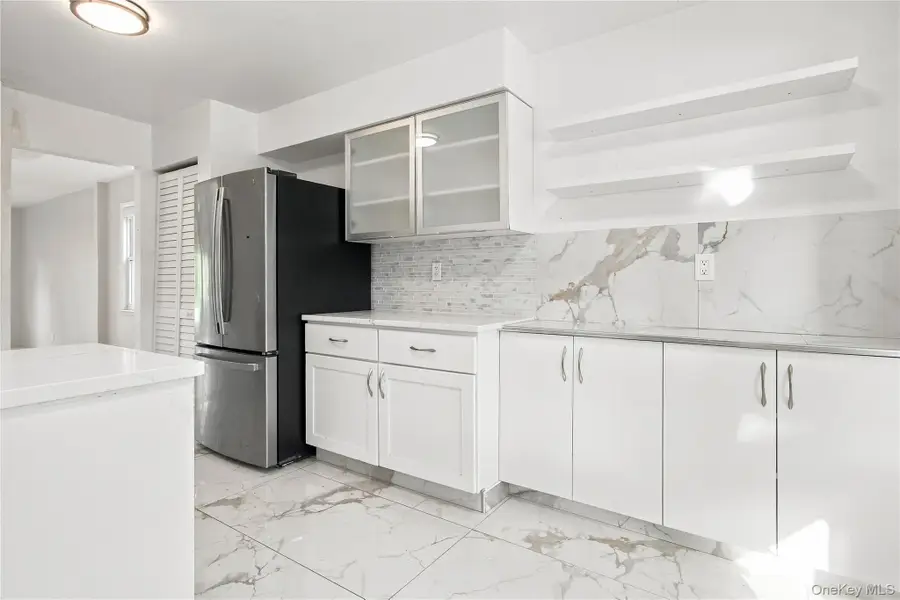 8 Manors Drive, Jericho, NY 11753 - #3