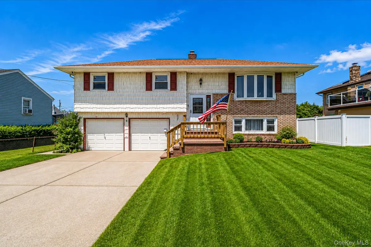8 Wilson Place, Lindenhurst, NY 11757 - #1
