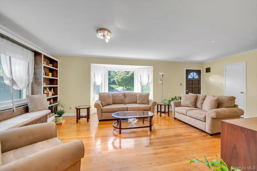 12 Compass Court, Huntington, NY 11743 - #2