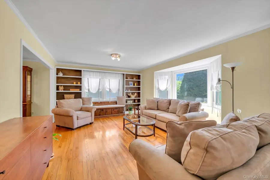 12 Compass Court, Huntington, NY 11743 - #3